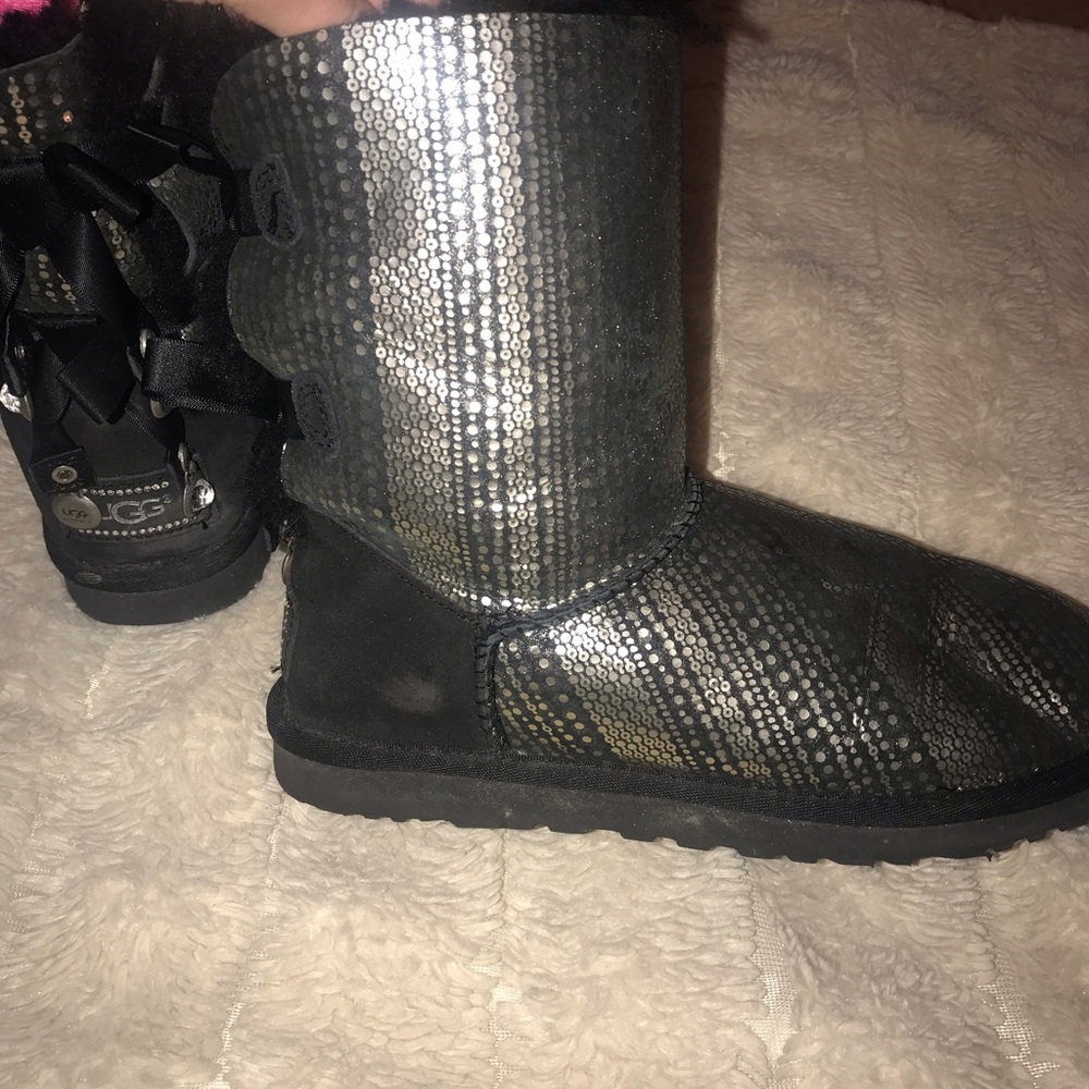 Ugg Bailey bow boots. Lightly worn. Size 6